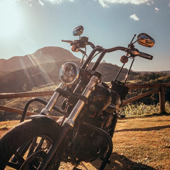 Guidão Sun Bar Pullback Robust 1.1/4" para Harley-Davidson Softail Sport Glide - Preto